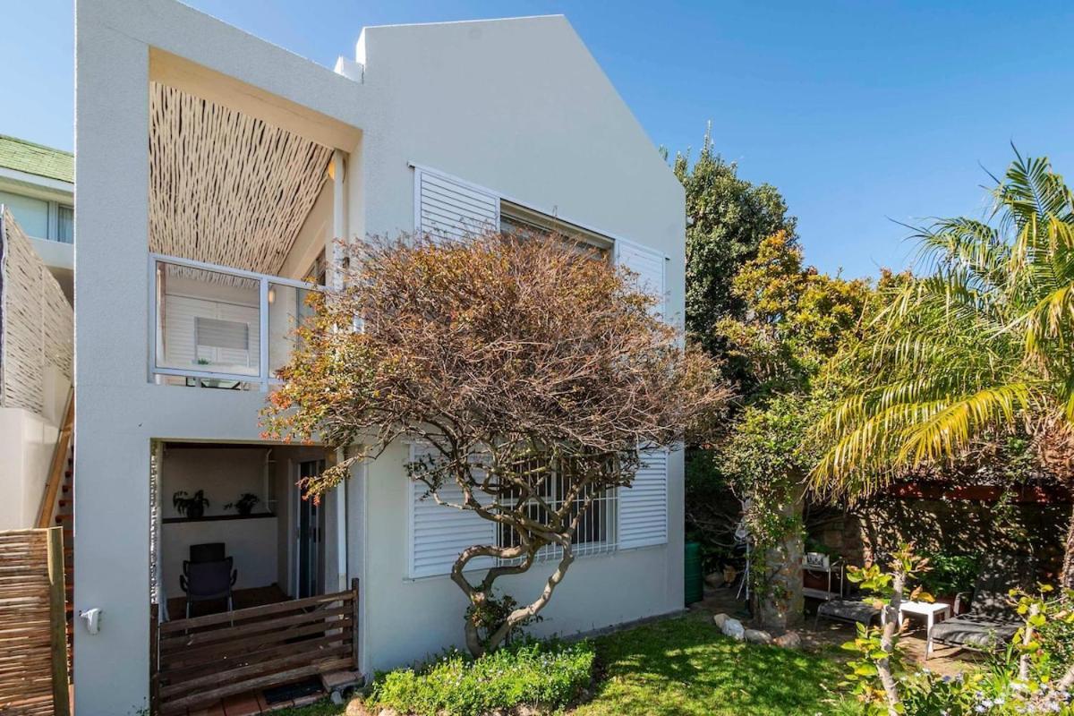 Sante Fe' Private 2-bed Escape, Camps Bay *