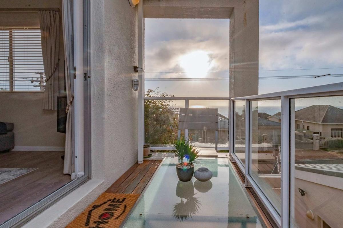 Apartment Sante Fe' Private 2-bed Escape, Camps Bay *